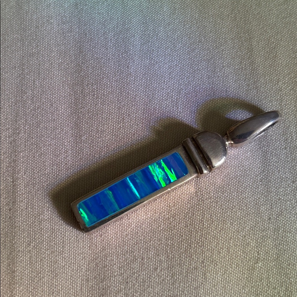 Vintage blue fire opal pendant - Picture 13 of 13
